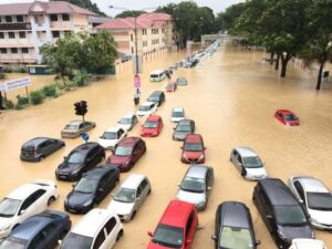 tuntutan kereta banjir